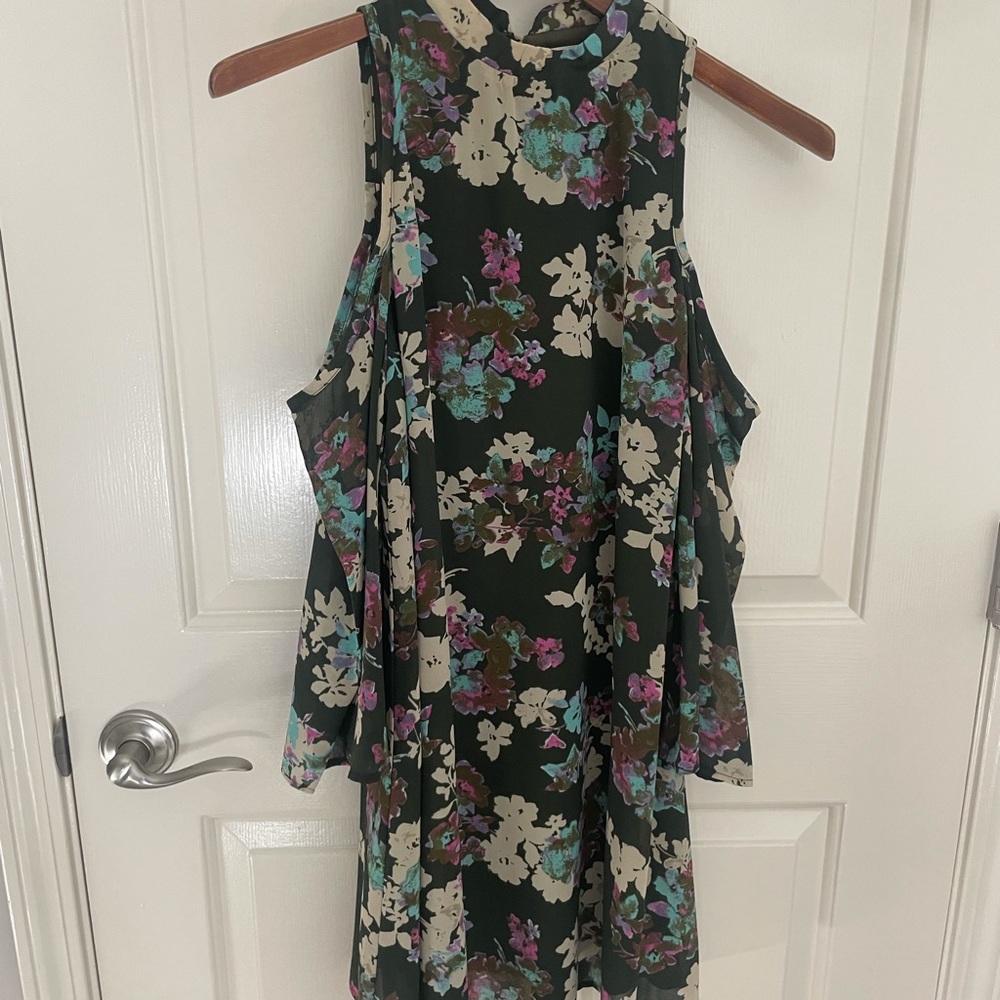 Peep shoulder dress, perfect for fall